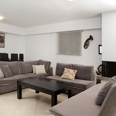 Spacious Modern Apartments With Great Rooftop View เอเธนส์ ภายนอก รูปภาพ