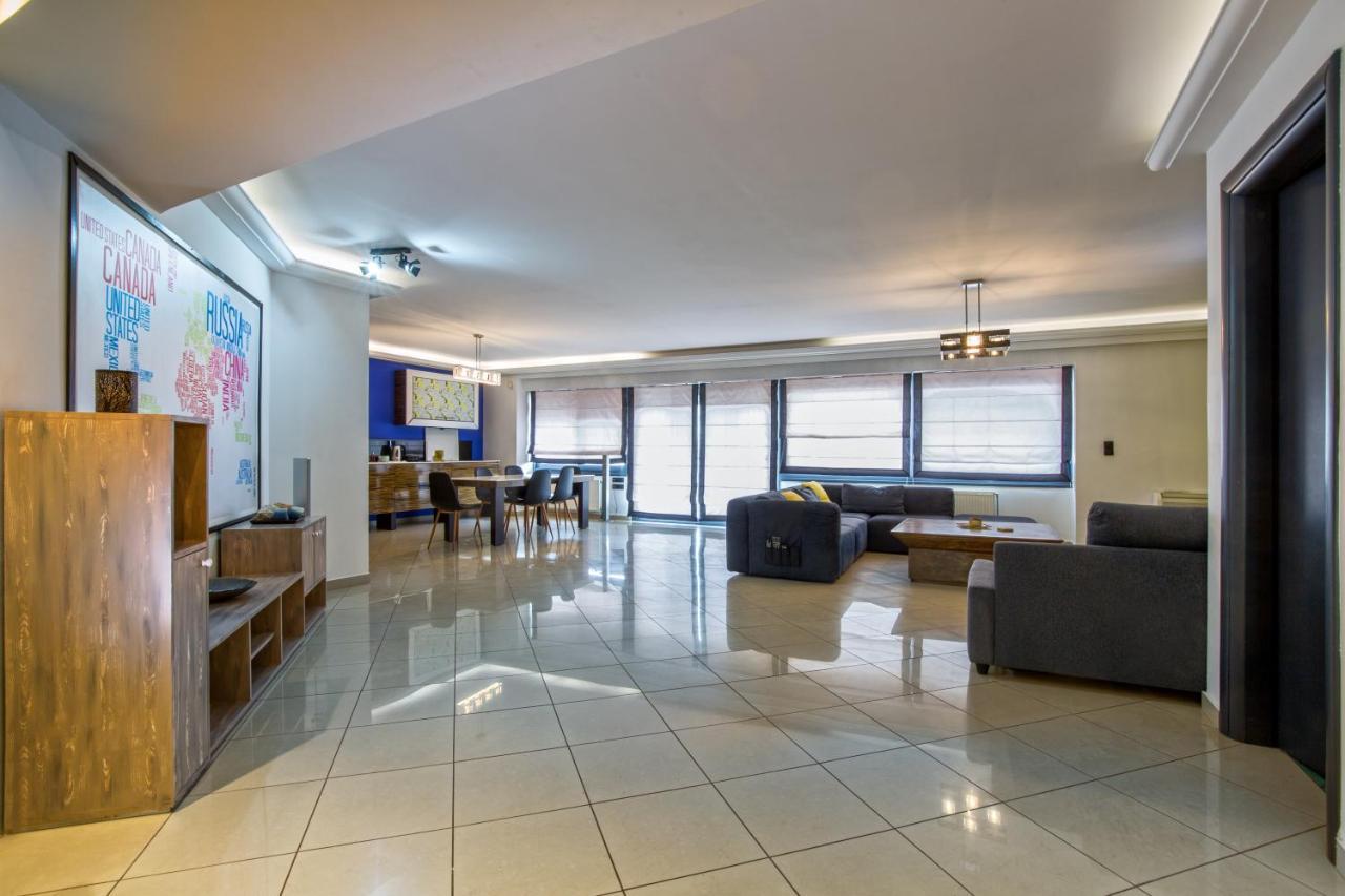 Spacious Modern Apartments With Great Rooftop View เอเธนส์ ภายนอก รูปภาพ