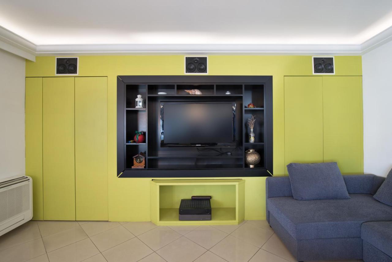 Spacious Modern Apartments With Great Rooftop View เอเธนส์ ภายนอก รูปภาพ