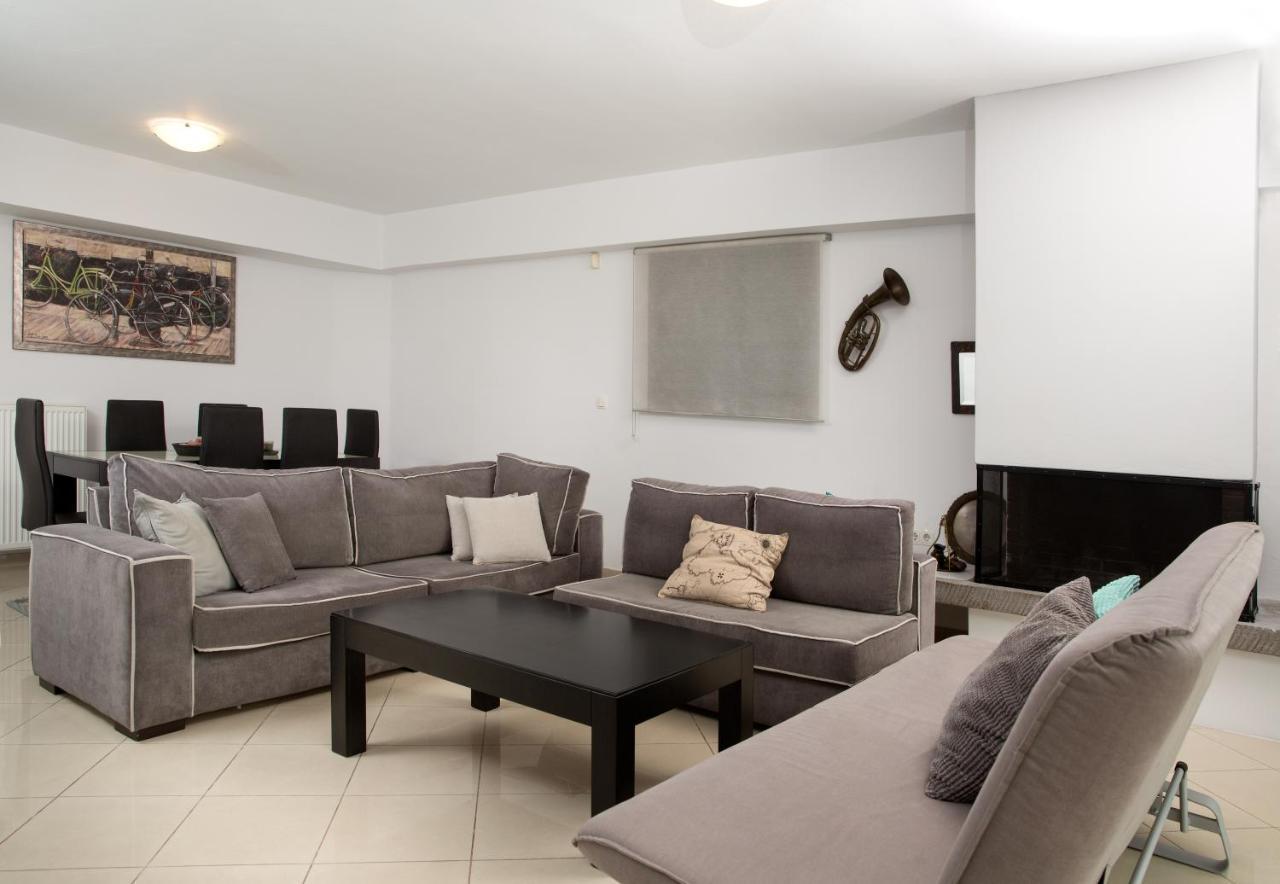 Spacious Modern Apartments With Great Rooftop View เอเธนส์ ภายนอก รูปภาพ