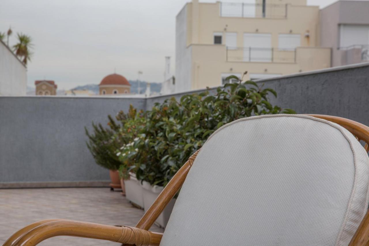 Spacious Modern Apartments With Great Rooftop View เอเธนส์ ภายนอก รูปภาพ