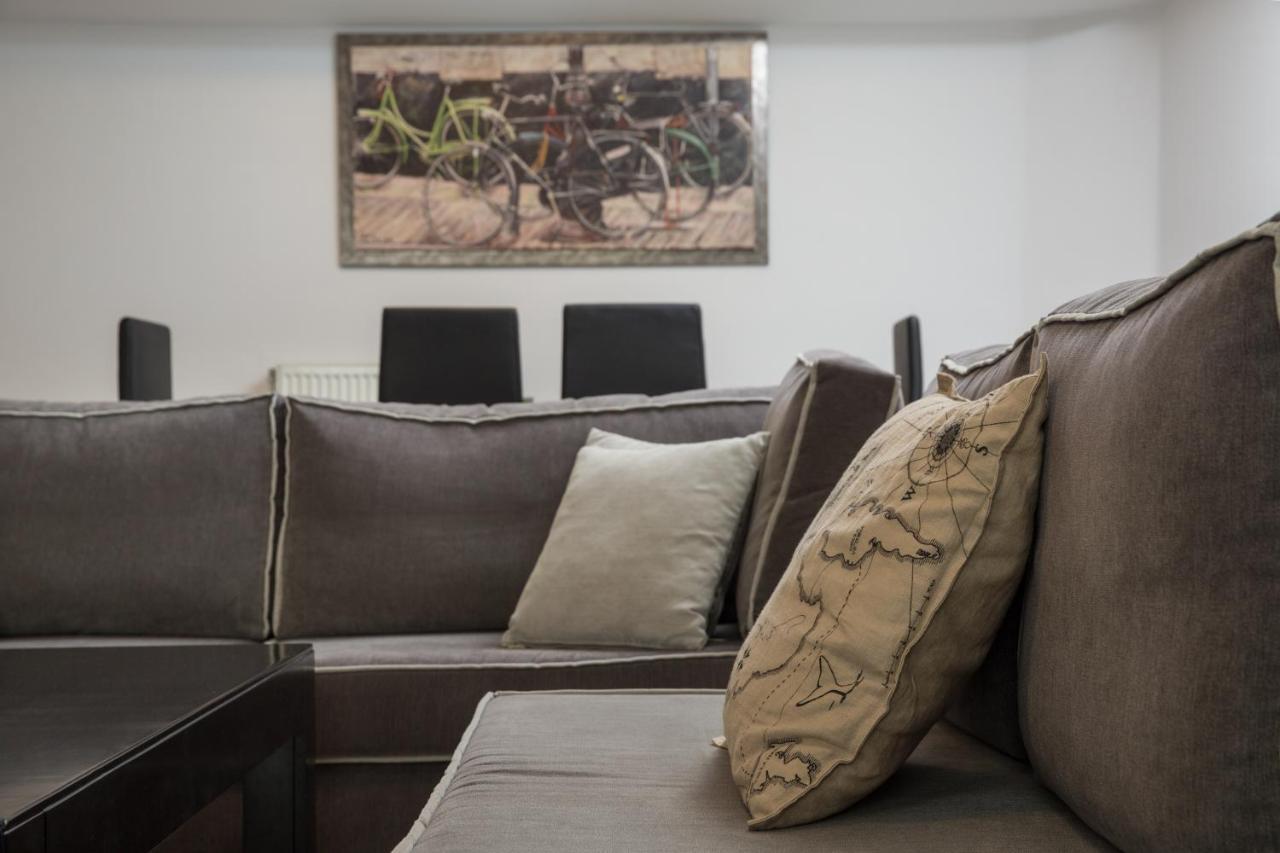 Spacious Modern Apartments With Great Rooftop View เอเธนส์ ภายนอก รูปภาพ